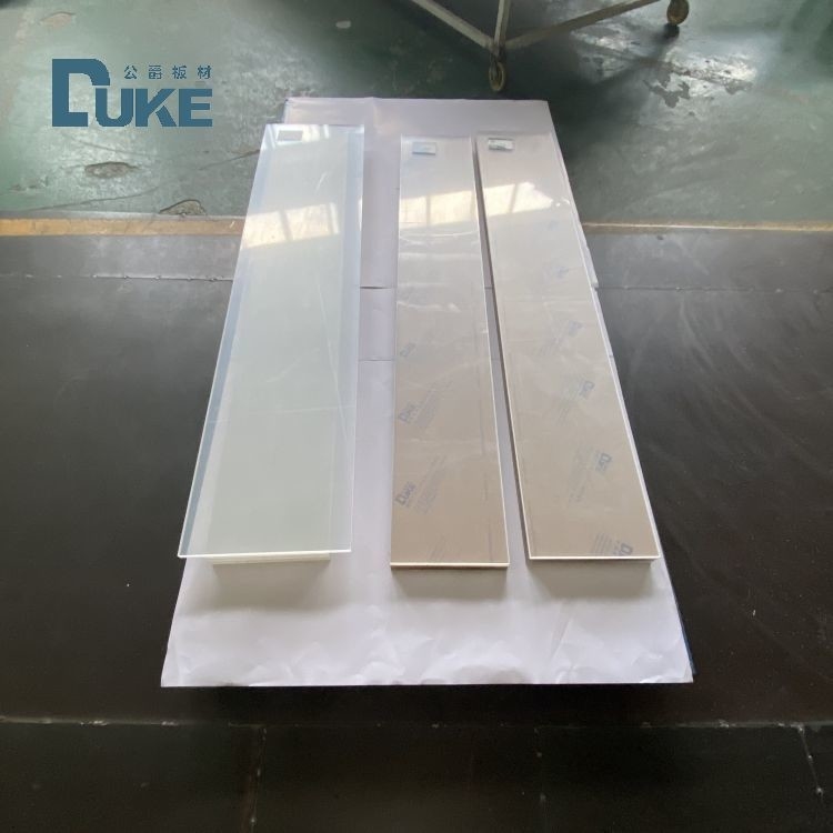 Hoja acrílica fundida de grado óptico 100% virgen Mitsubishi MMA Alta claridad 92% Precisión de espejo 10mm 2mm plástico UV imprimible