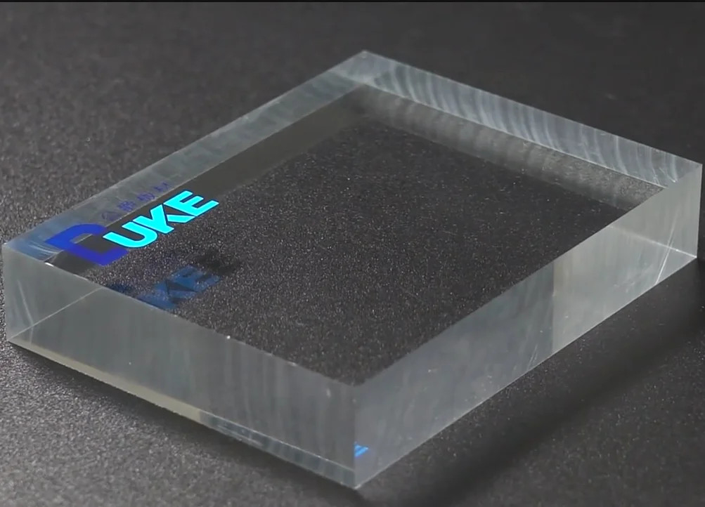 Lámina acrílica colada óptica de alta claridad 92% de transmisión de luz Material virgen Mitsubishi para exhibición